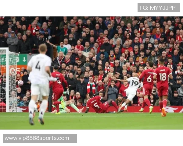 夏窗投入45亿利物浦锋线升级但面对密集防守依然艰难 夏窗投入45亿利物浦锋线升级但面对密集防守依然艰难