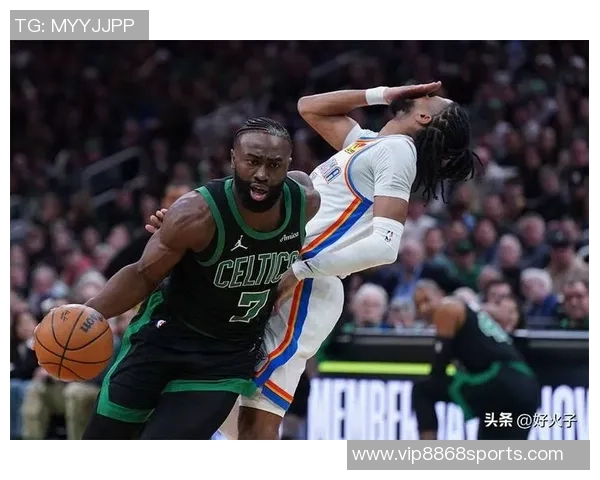 布朗罚球失误引发争议解说调侃其在猛龙时期的丰厚收入影响表现
